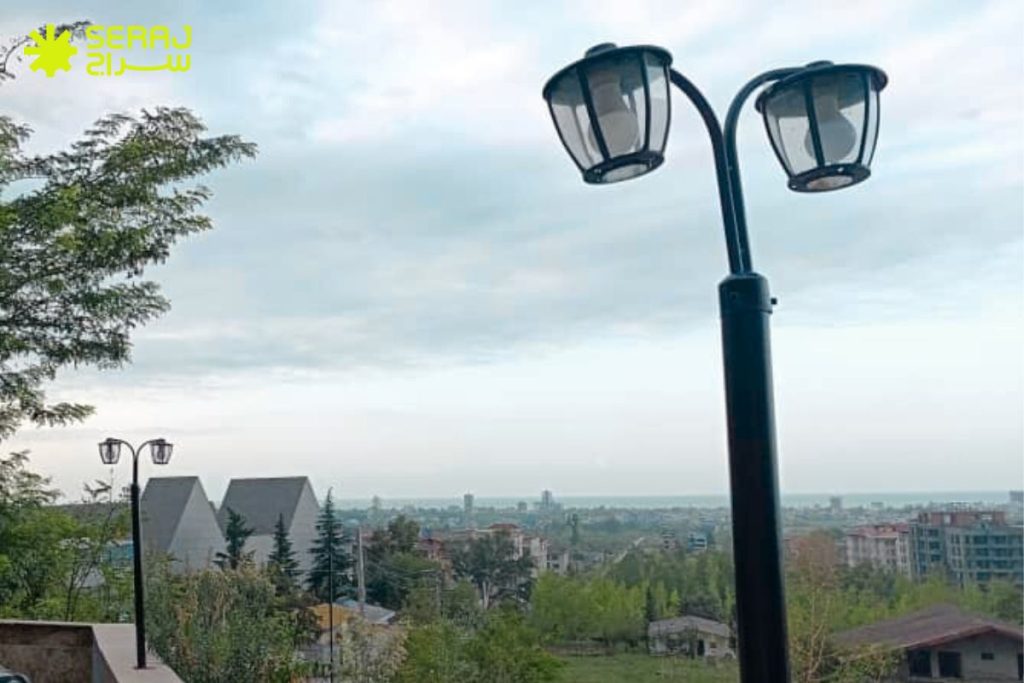 پایه چراغ روشنایی حیاط