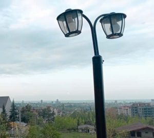 پایه چراغ روشنایی حیاط